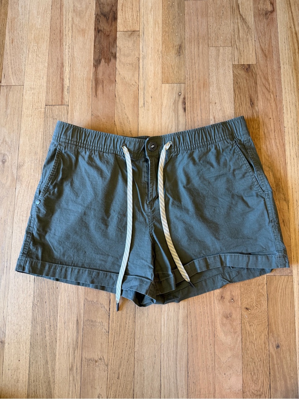 Vuori Women’s Ripstop Short, Olive green